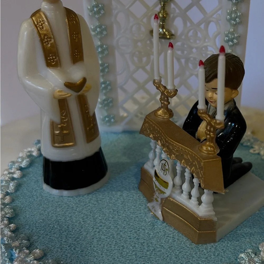 Elegant First Communion Cake Topper with Gold and White Accents